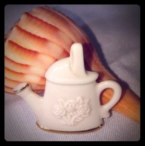 VINTAGE LENOX brooch